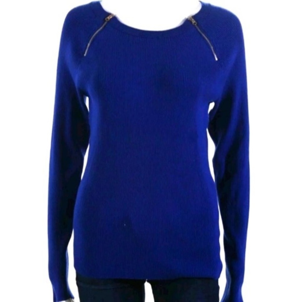 Carmen Marc Valvo blue sweater in a size M!